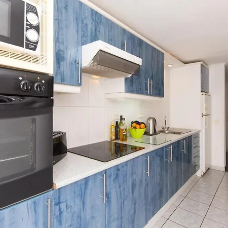 Lovely 4 Bedroom *